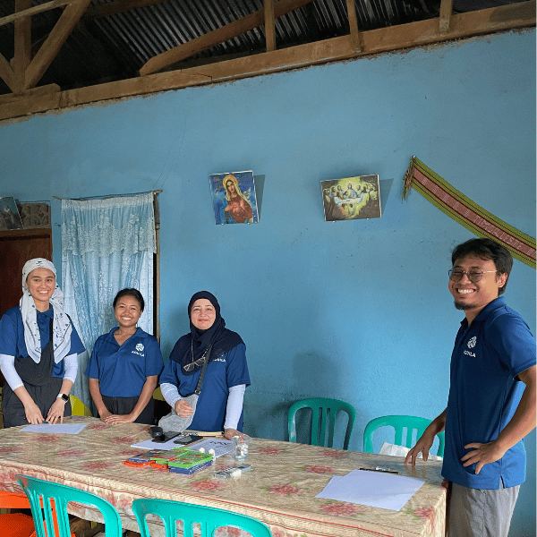 AQUILA Foundation volunteers at a community service session